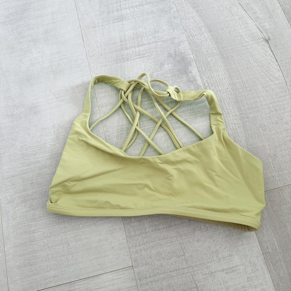Lululemon Free to be Bra